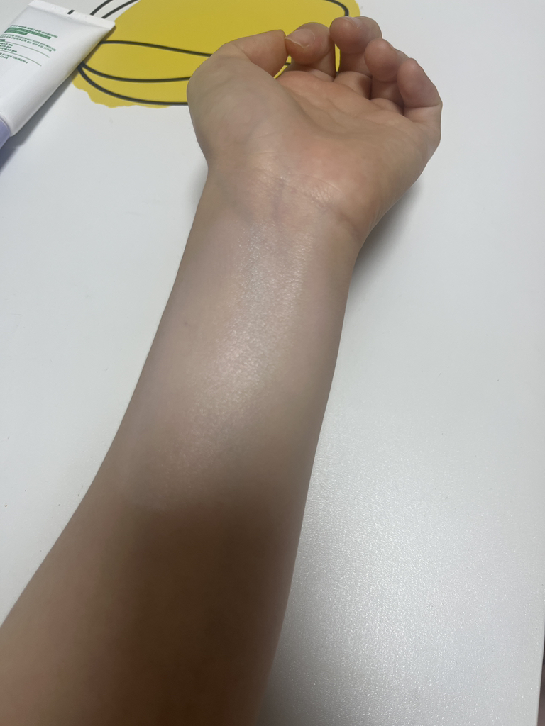 유이크 (UIQ) 바이옴 레미디 톤업 선크림 [SPF50+/PA++++] [보라] review image