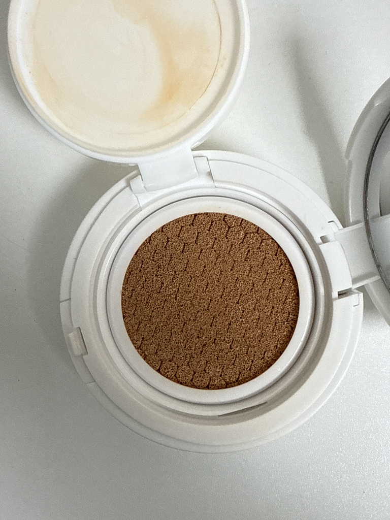 러블리씨씨 (LOVELYCC) 핑크 커버 에센스 선쿠션 [SPF50+/PA+++] [23호] review image