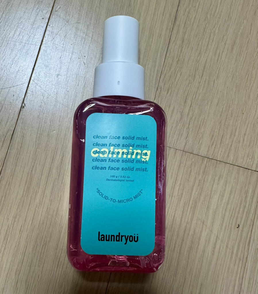 清洁面部固体喷雾镇静的真实用户使用照片