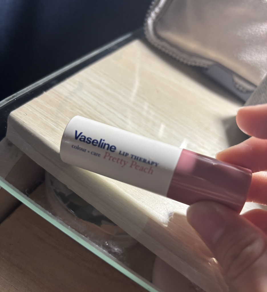 润唇疗护唇膏 [粉嫩桃]的真实用户使用照片