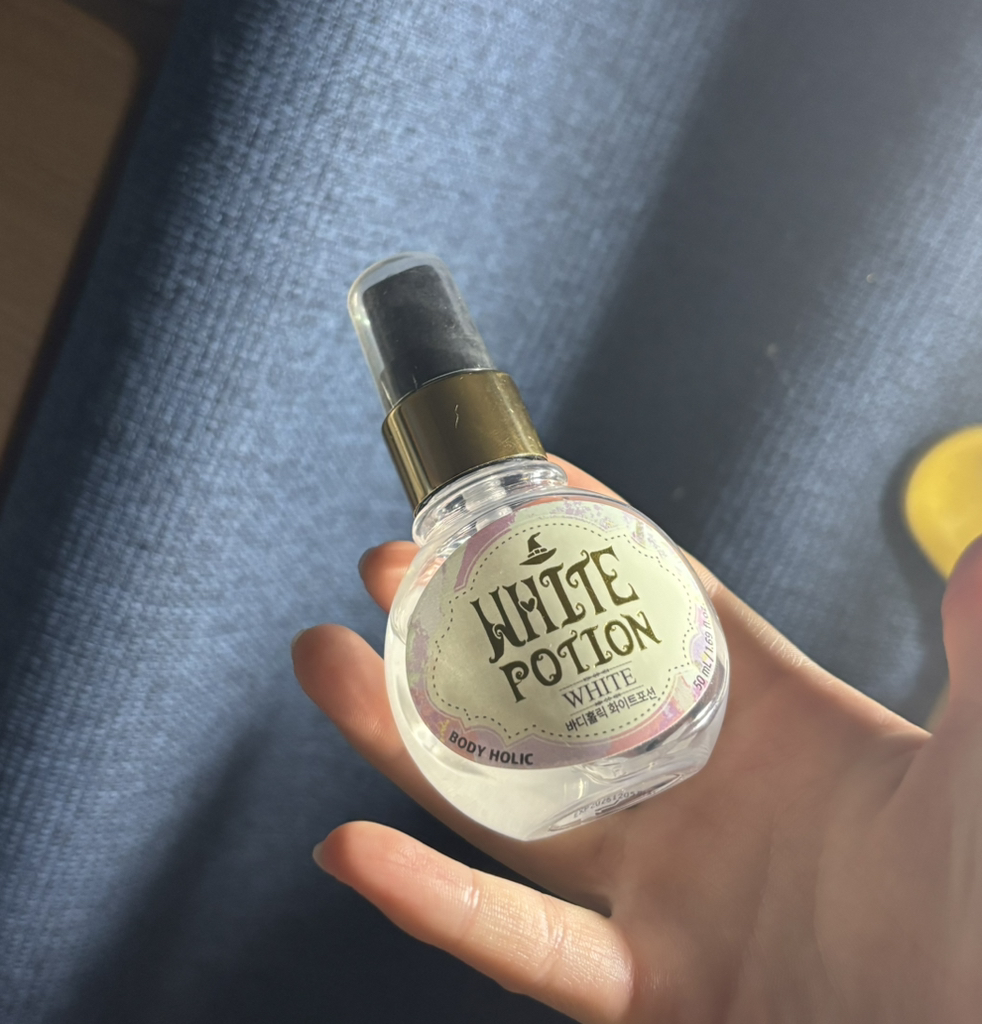 BODYHOLIC Body Mist [White Potion] review image