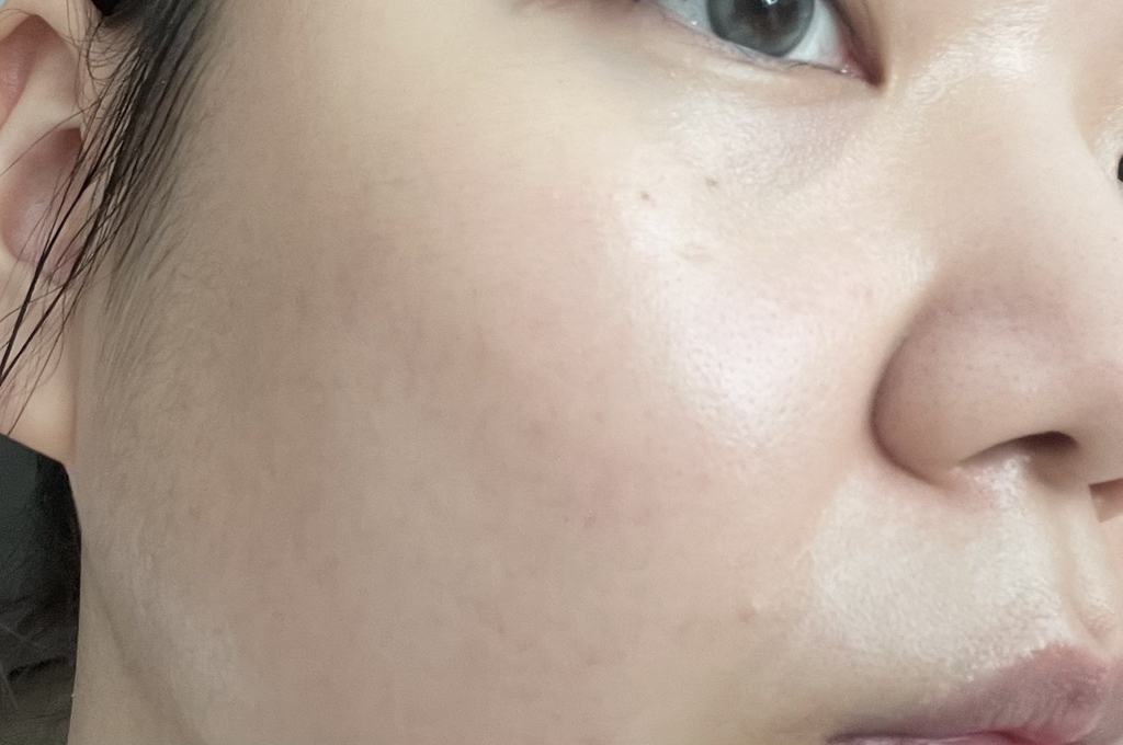 이니스프리 (INNISFREE) 그린티 히알루론산 진정수분 선세럼 [SPF50+/PA++++] review image