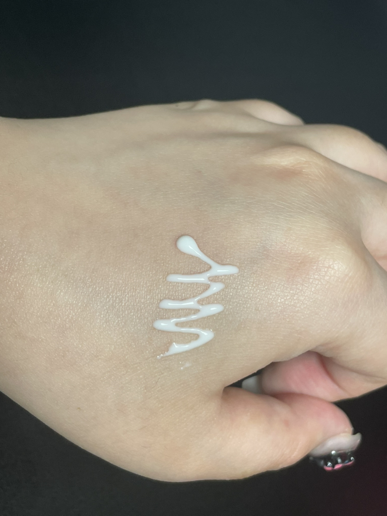 이니스프리 (INNISFREE) 그린티 히알루론산 진정수분 선세럼 [SPF50+/PA++++] review image