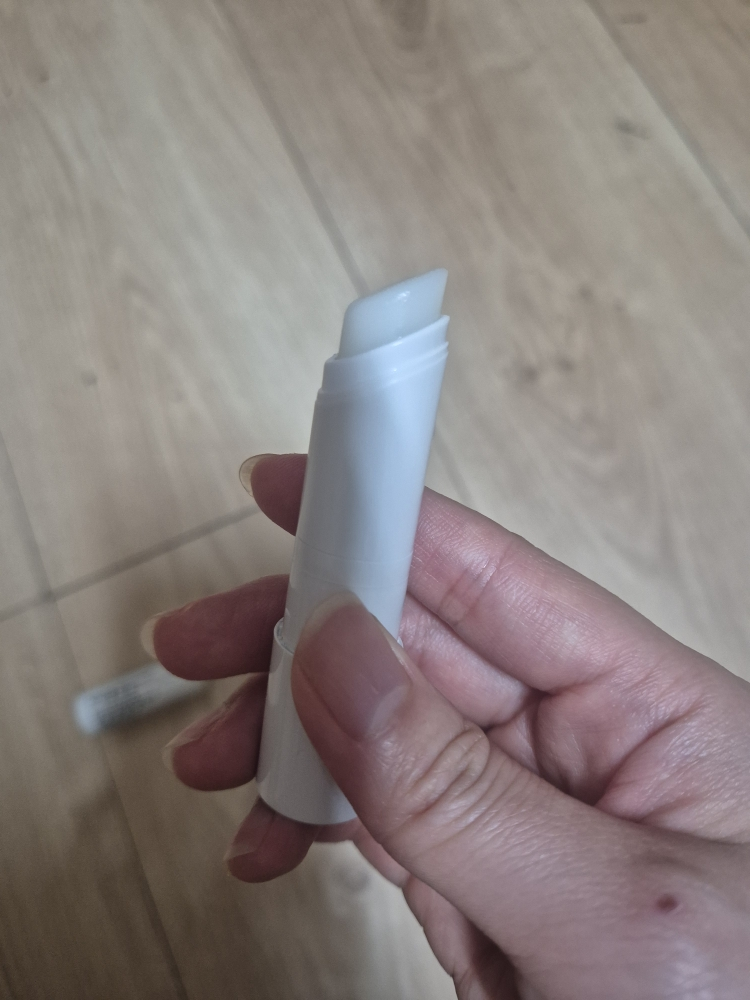 DMT 温和润唇膏的真实用户使用照片