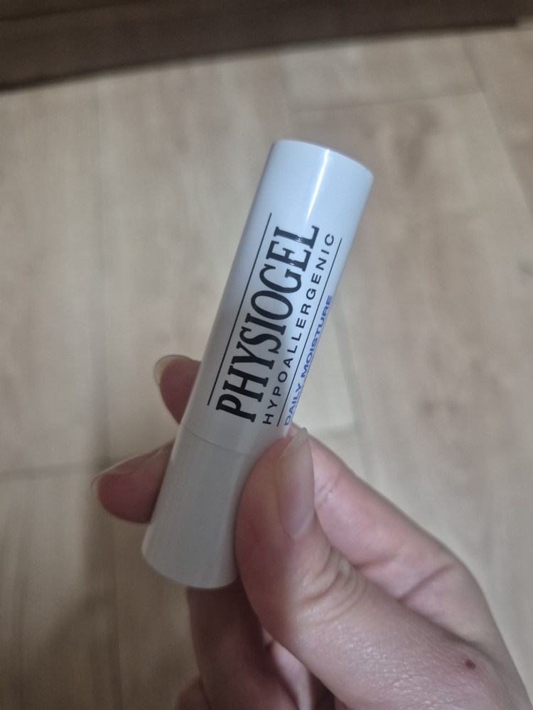 DMT 温和润唇膏的真实用户使用照片