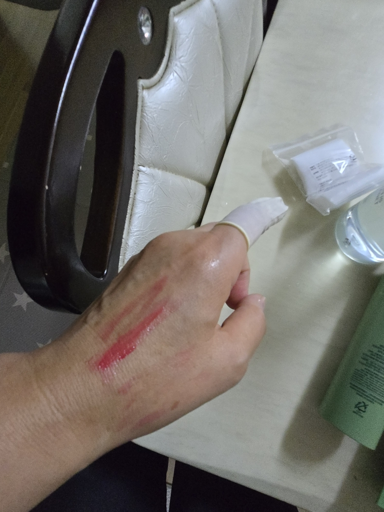 Real user review photo of DIVE IN Low Molecular Hyaluronic Acid Cleansing Water