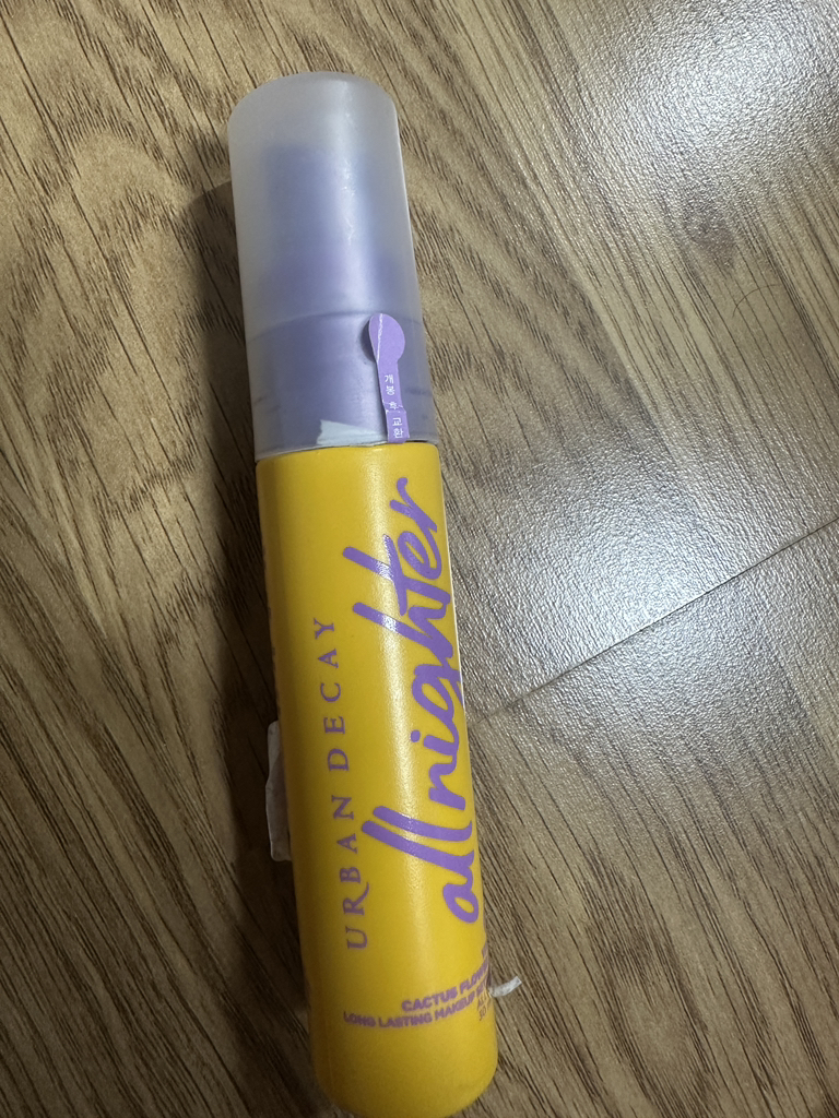 어반디케이 (URBANDECAY) 올나이터 비타민C 픽서 review image