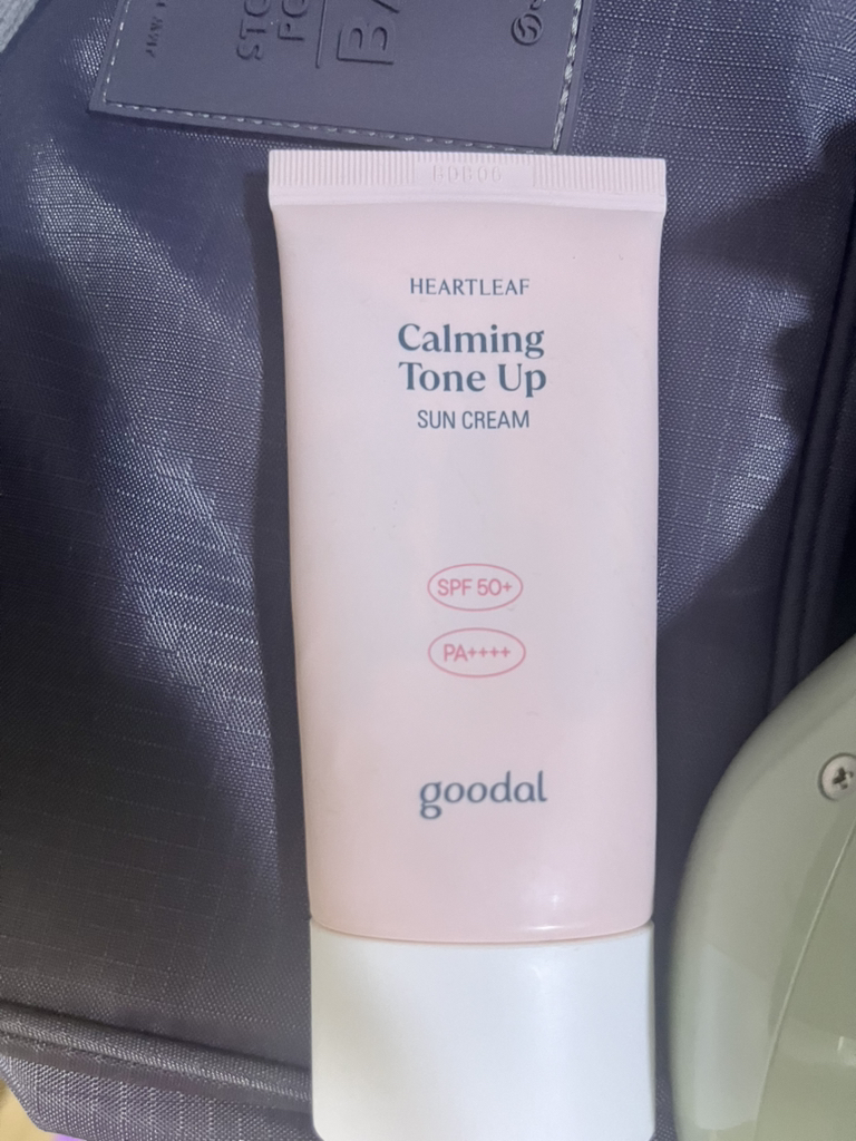 Real user review photo of HEARTLEAF Calming Tone Up SUN CREAM [SPF50+/PA++++]