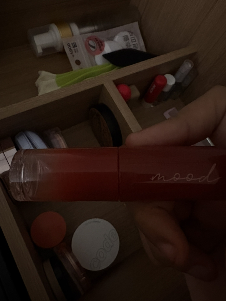 约果沉浸式彩妆墨水心情发光唇彩[20 糖果味]的真实用户使用照片