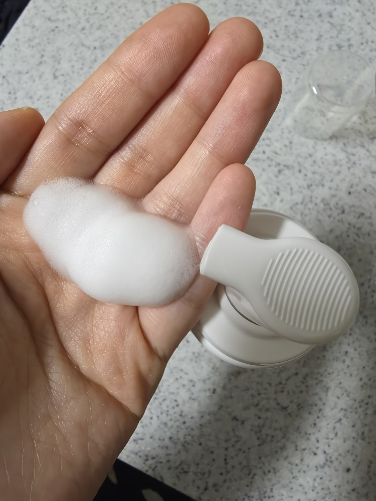 Real user review photo of Hi AMINO ALL CLEANSING MILK
