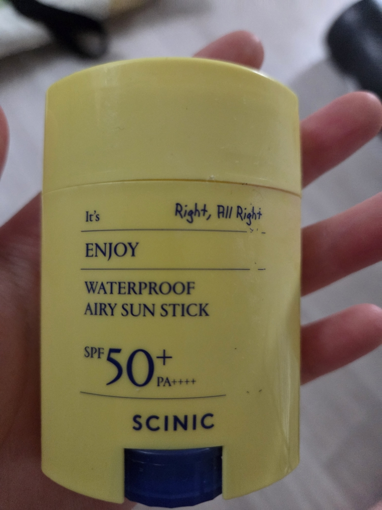 싸이닉 (SCINIC) 엔조이 워터프루프 에어리 선스틱 [SPF50+/PA++++] review image
