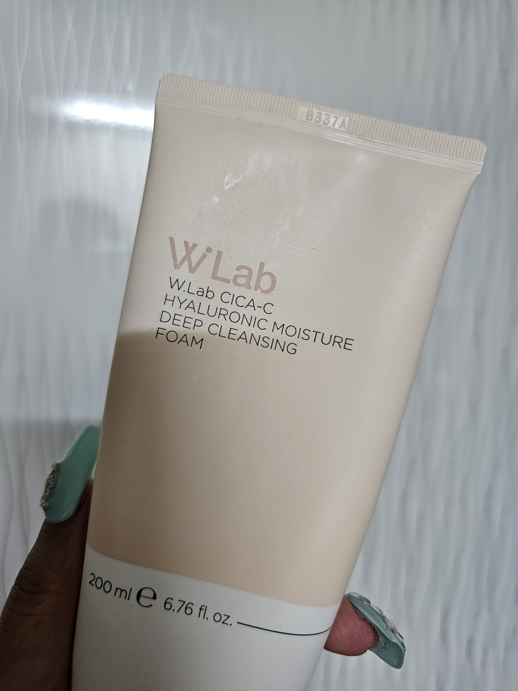 더블유랩 (WLab) 시카씨 히알루론산 모이스처 딥 클렌징 폼 review image