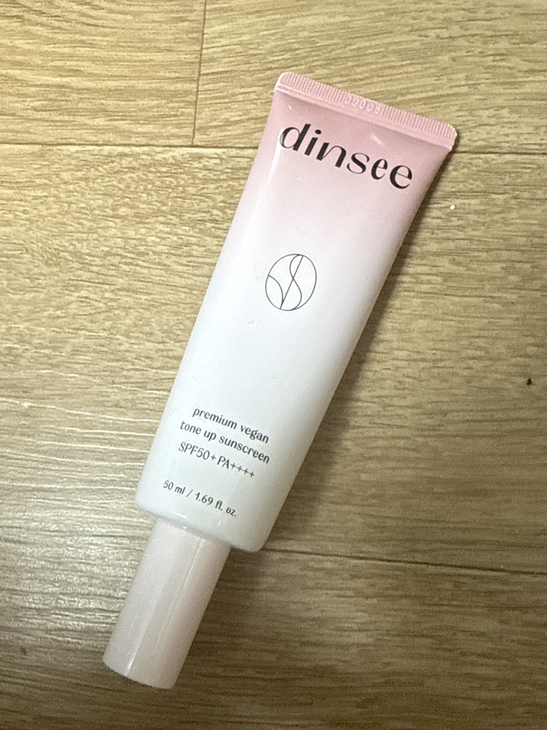 딘시 (dinsee) 프리미엄 비건 톤 업 선크림 [SPF50+/PA++++] review image