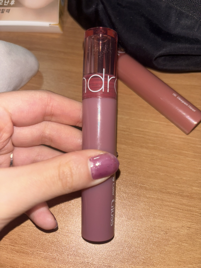ROMAND Glasting Color Gloss [05 DIM MAUVE] review image
