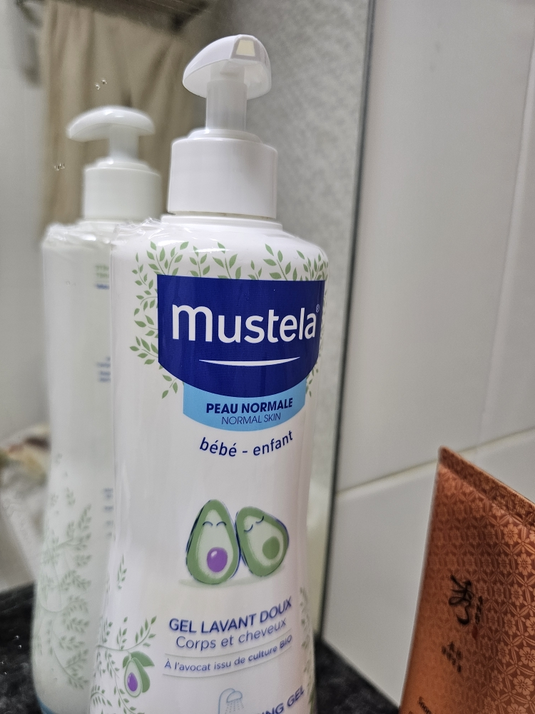 Mustela Gentle Cleansing Gel review image