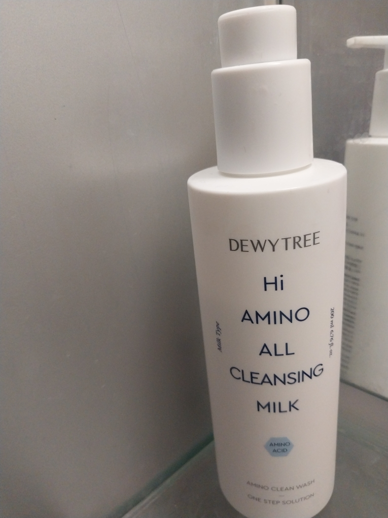 Real user review photo of Hi AMINO ALL CLEANSING MILK
