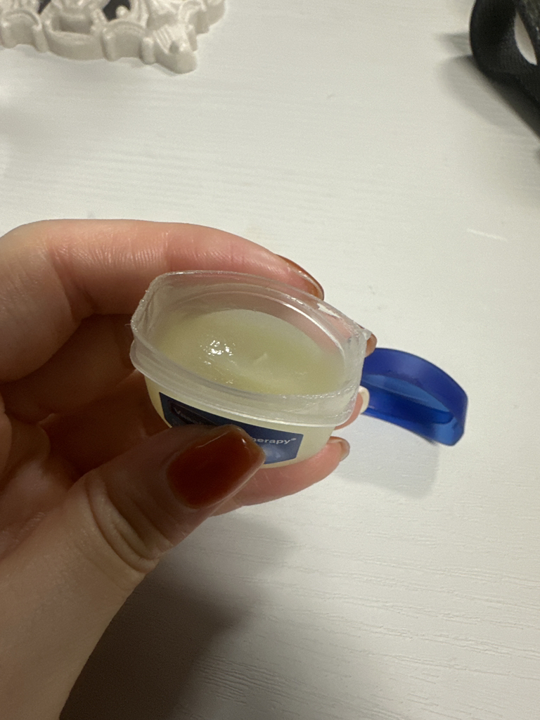 联合利华 润唇疗护迷你润唇膏 [原味]的真实用户使用照片