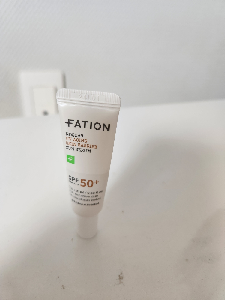 诺斯卡纳UVA抗衰老屏障防晒精华[SPF50+/PA++++]的真实用户使用照片
