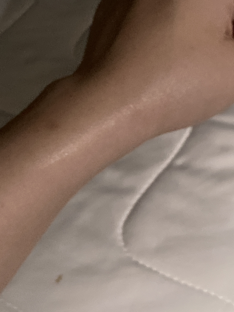에스쁘아 (espoir) 워터 스플래쉬 선세럼 [SPF50+/PA+++] review image