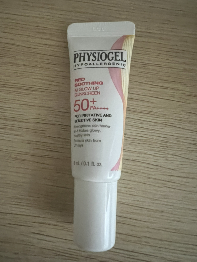 PHYSIOGEL Red Soothing AI Glow-Up Sunscreen [SPF50+/PA++++] review image