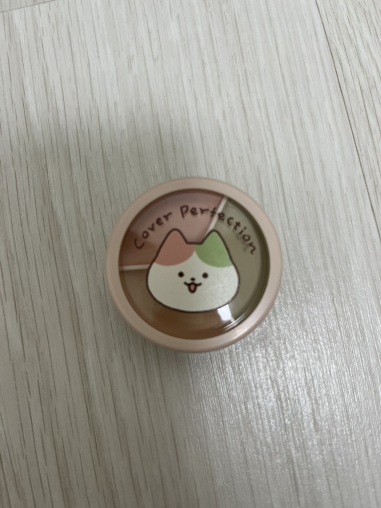 더샘 (theSAEM) 삼색냥이 에디션 커버 퍼펙션 트리플 팟 컨실러 [01 코렉트베이지] review image