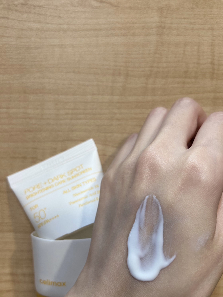 亮白毛孔遮瑕防晒霜 [SPF50+/PA++++]的真实用户使用照片