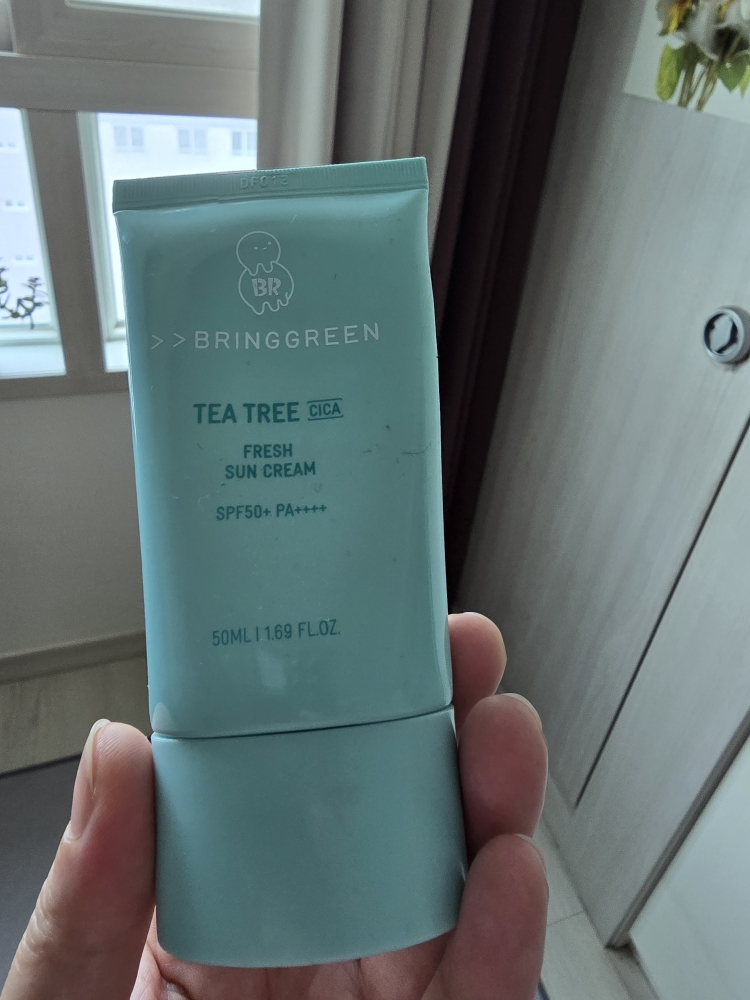 BRINGGREEN Baskin Collaboration Tea Tree Cica Fresh Sun Cream [SPF50+/PA++++] review image