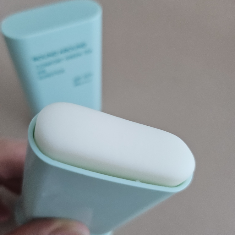 ROUNDAROUND 舒适绿茶防晒棒 [SPF50+/PA++++] common.review image