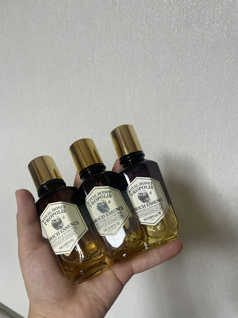 SKINFOOD (思亲肤) 皇家蜂蜜丰富的蜂胶精华 common.review image