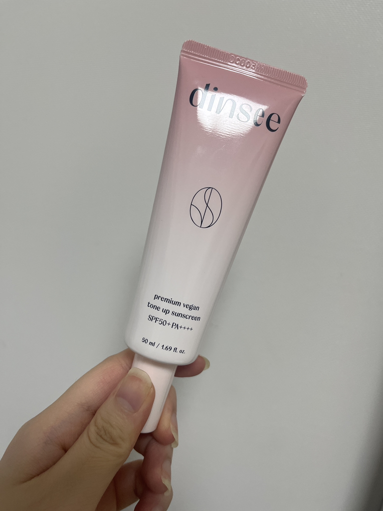 딘시 (dinsee) 프리미엄 비건 톤 업 선크림 [SPF50+/PA++++] review image