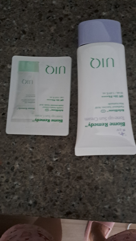 紫色生物修复美白防晒霜 [SPF50+/PA++++]的真实用户使用照片