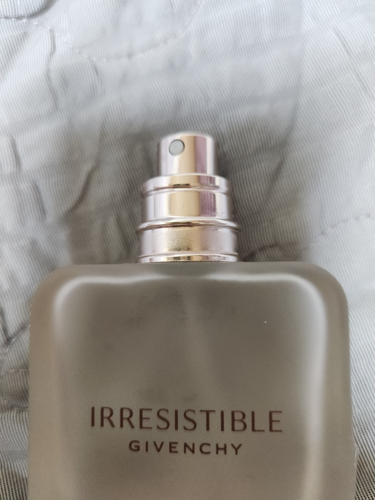 지방시 (GIVENCHY) 이레지스터블 EDT review image