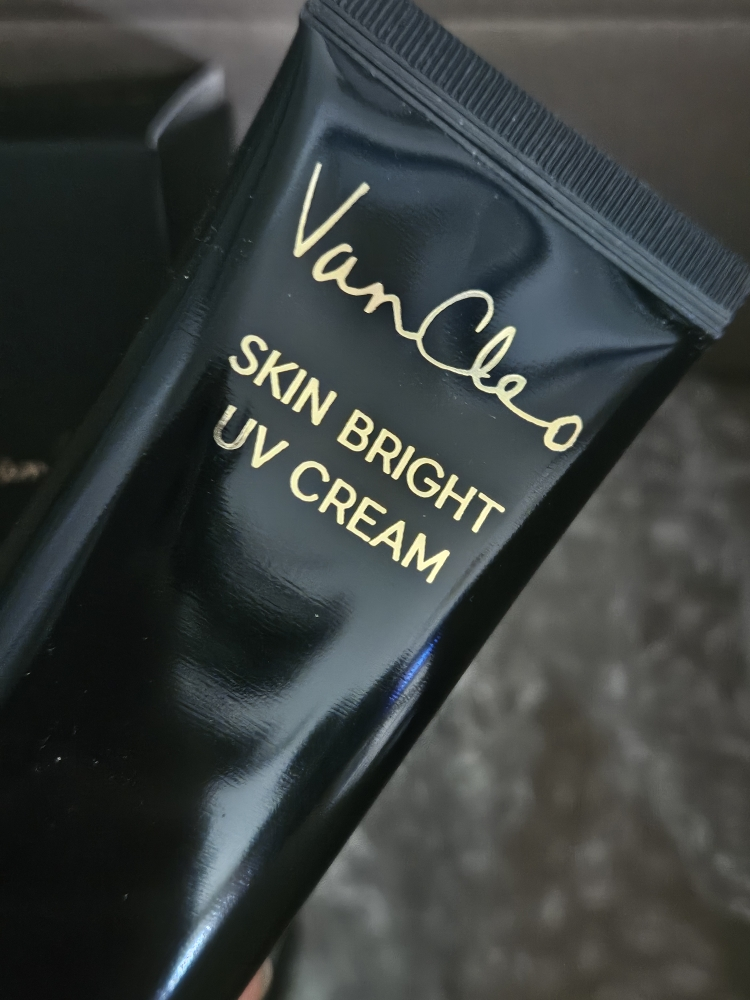 반클레오 (VanCleo) 스킨 브라이트 UV 크림 [SPF50+/PA++++] review image