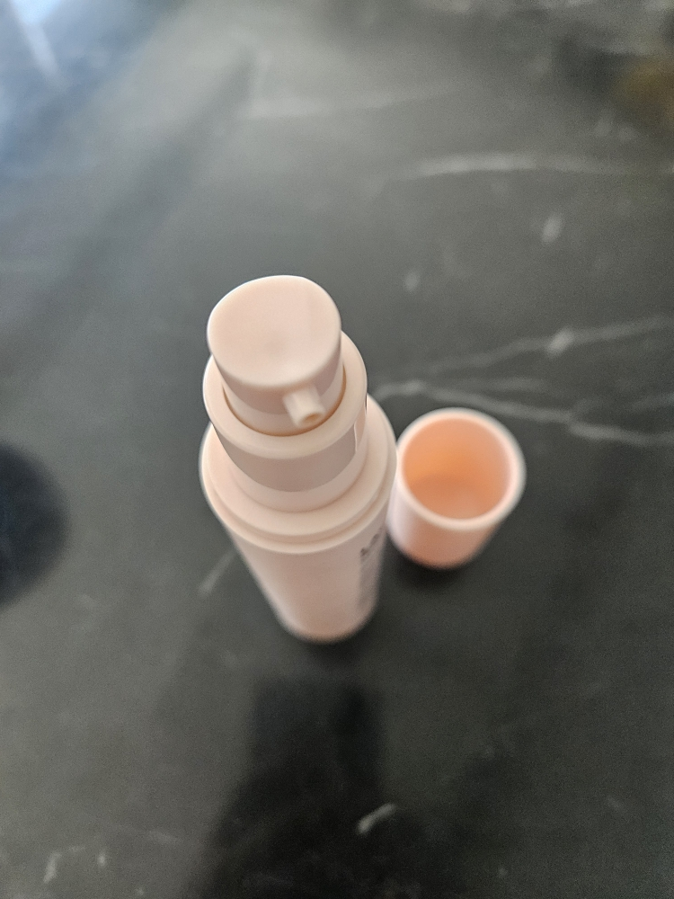 레이어랩 (LAYERLAB) 히알루 블러 선크림 [SPF50+/PA++++] review image
