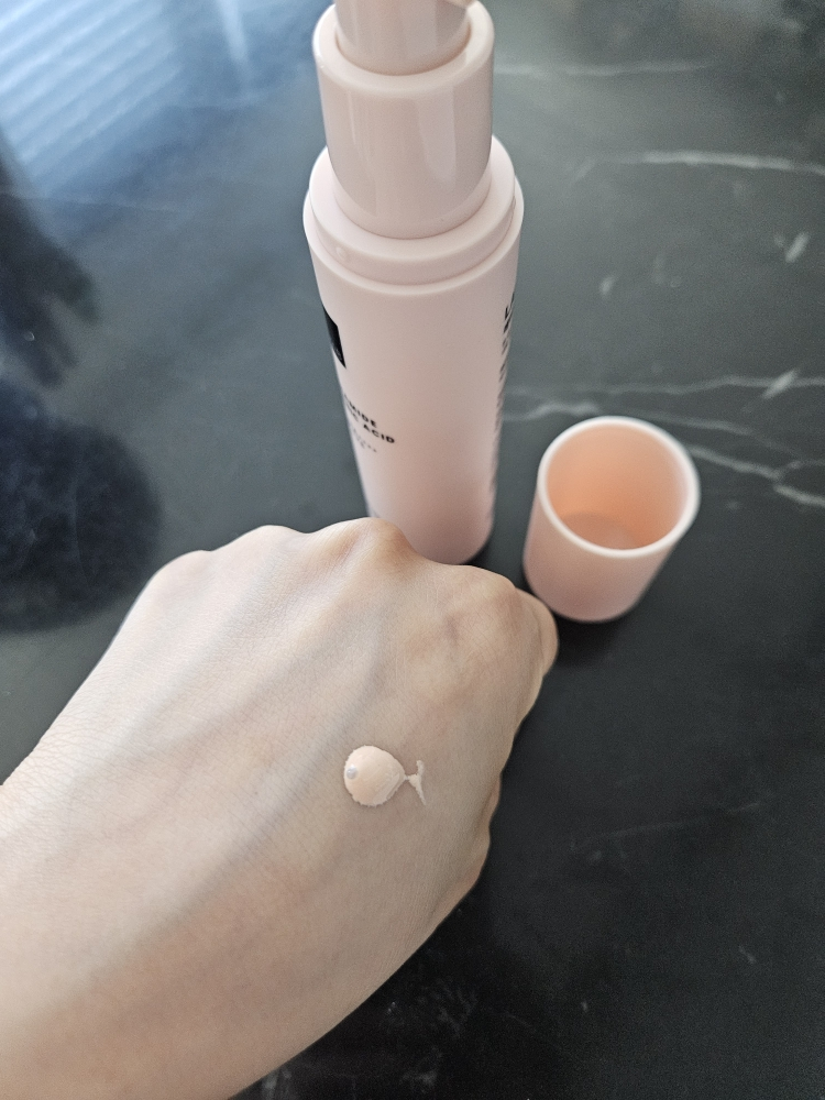 레이어랩 (LAYERLAB) 히알루 블러 선크림 [SPF50+/PA++++] review image