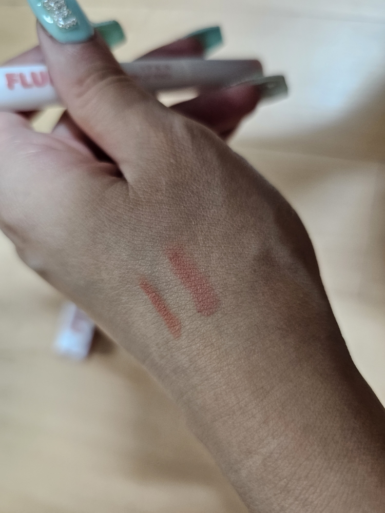 입큰 (IPKN) 플러피 립 펜슬 [02 플레르베리] review image