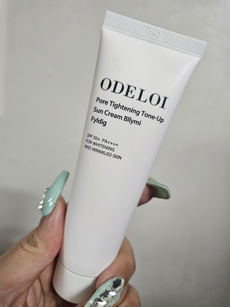 ODELOI 毛孔收缩亮肤防晒霜 [SPF50+/PA++++] common.review image