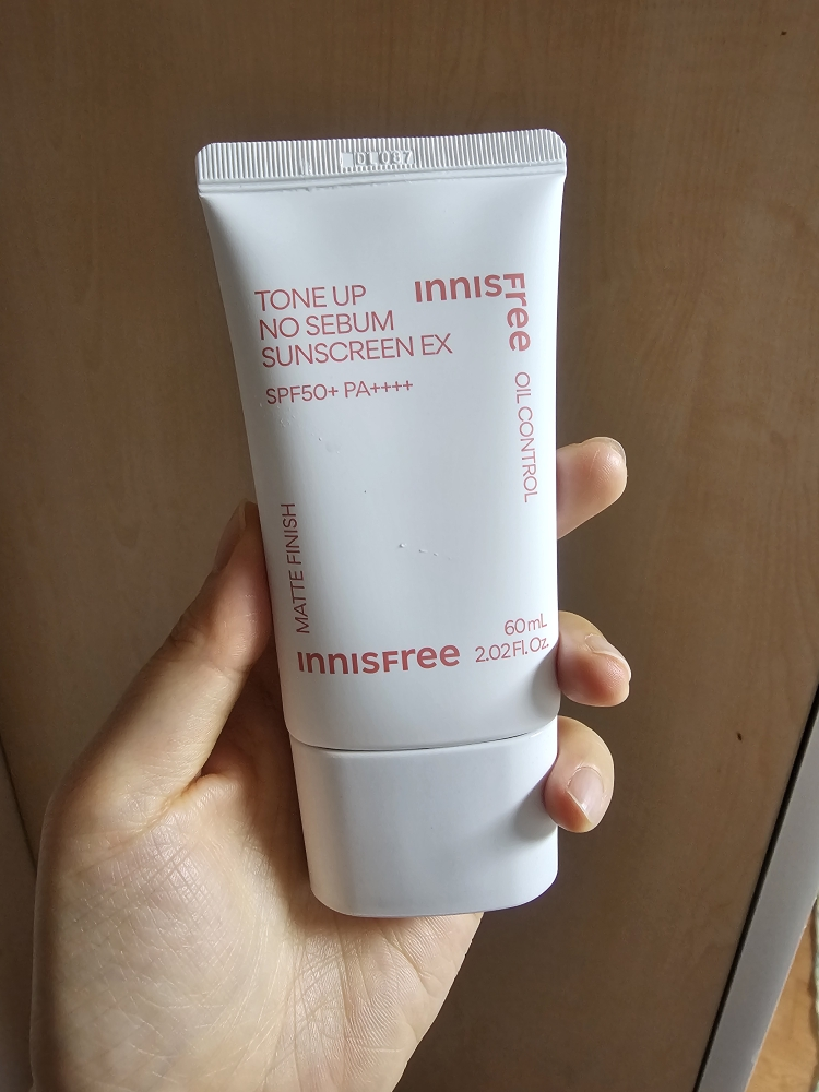 提亮肤色无痕防晒霜 [SPF50+/PA++++]的真实用户使用照片