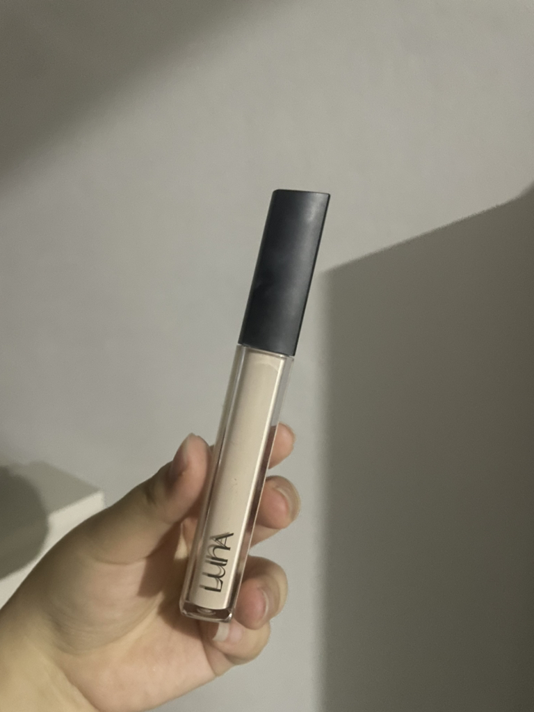 루나 (LUNA) 롱래스팅 팁 컨실러 [SPF34/PA++] [0.5호 포슬린] review image