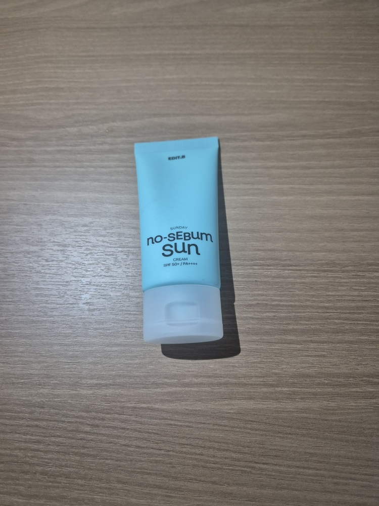 에딧비 (EDIT.B) 선데이 노세범 선크림 [SPF50+/PA++++] review image