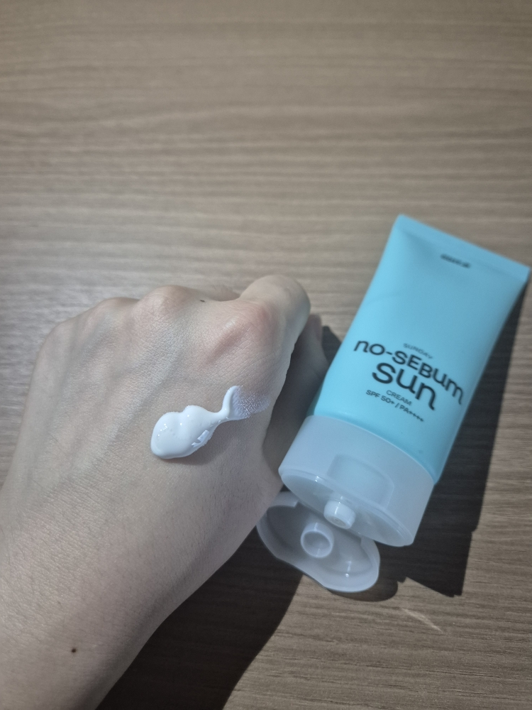 에딧비 (EDIT.B) 선데이 노세범 선크림 [SPF50+/PA++++] review image