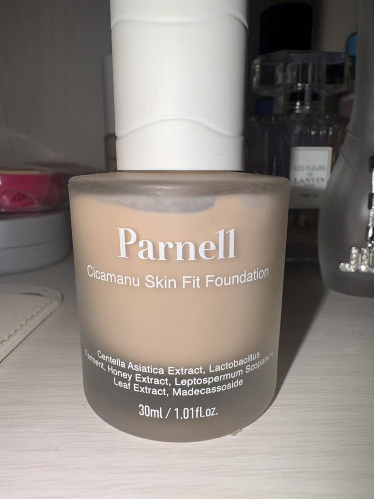 希卡马努 肤感粉底液 [SPF30/PA+++] [01号]的真实用户使用照片