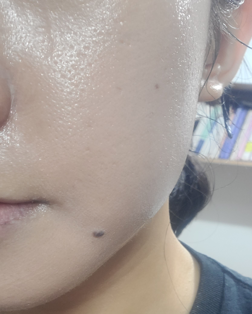 레이어랩 (LAYERLAB) 히알루 블러 선크림 [SPF50+/PA++++] review image