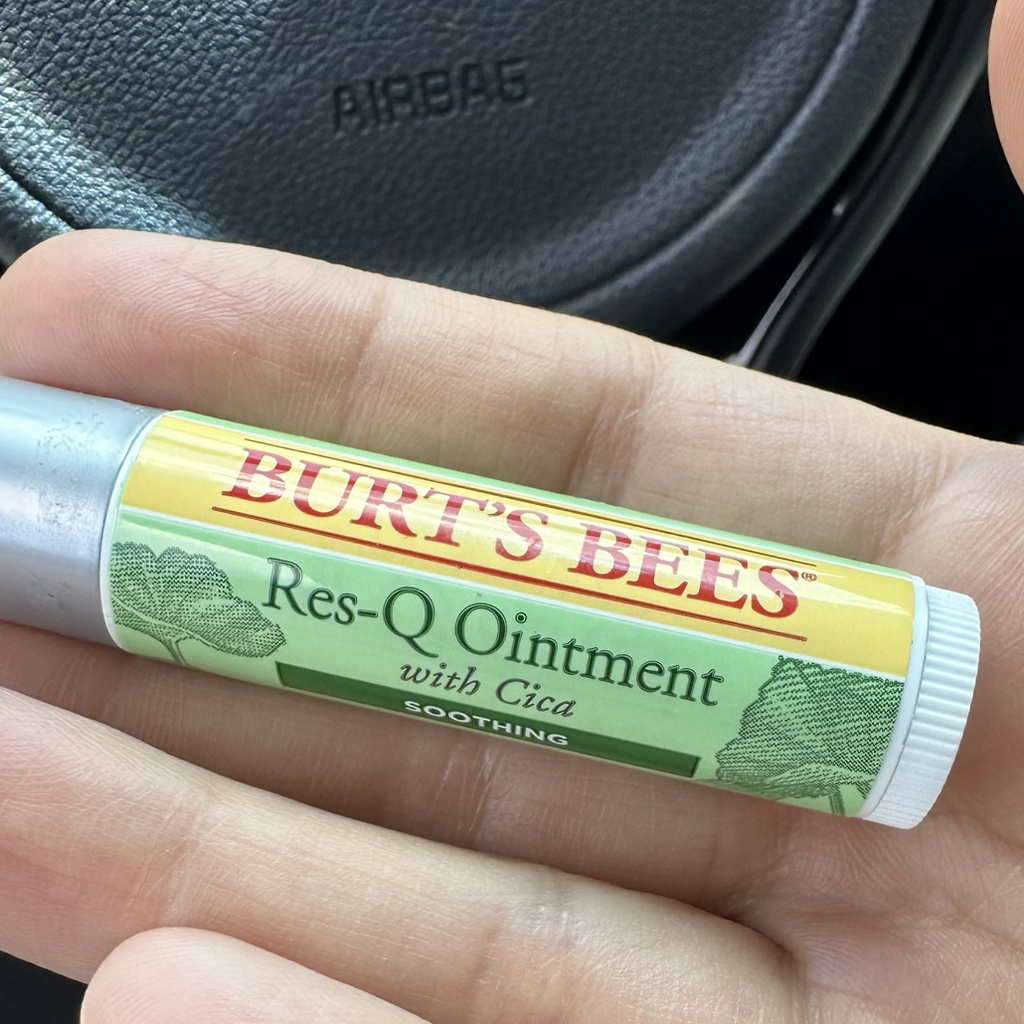 버츠비 (BURT'SBEES) 레스큐오인트먼트 시카 스틱 review image