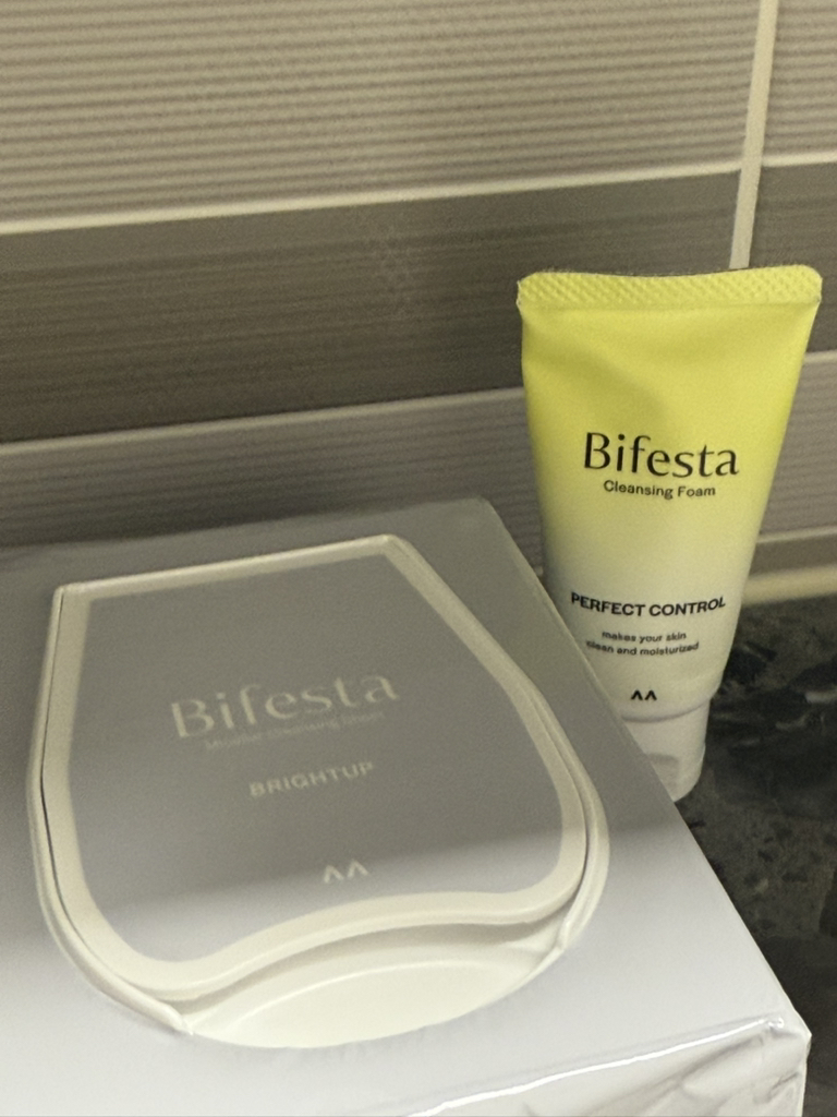 비페스타 (Bifesta) 클렌징폼 퍼펙트 컨트롤 review image