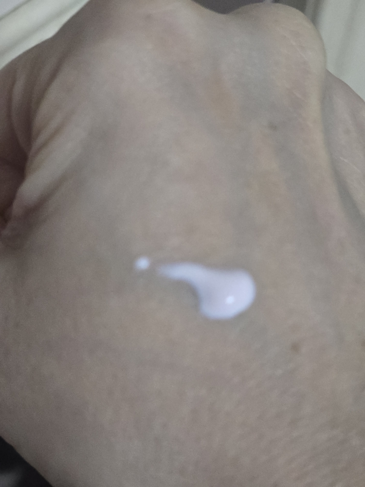 舒缓粉红色遮瑕防晒霜 [SPF50+/PA++++]的真实用户使用照片