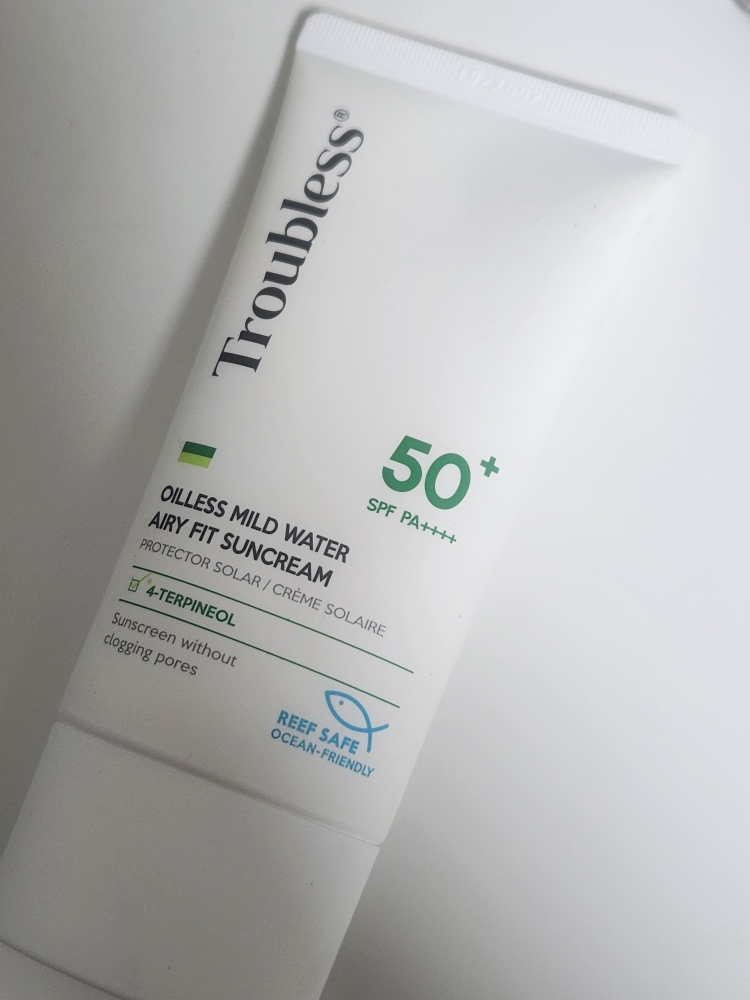 트러블레스 (Troubless) 마일드 워터 에어리 핏 선크림 [SPF50+/PA++++] review image