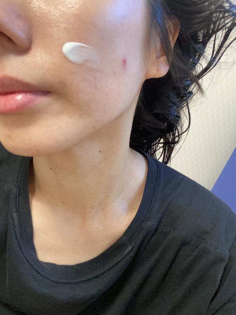 绿茶玻尿酸舒缓保湿防晒精华液 [SPF50+/PA++++]的真实用户使用照片