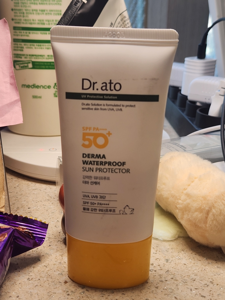 닥터아토 (Dr.ato) 더마 워터프루프 선 프로텍터 [SPF50+/PA++++] review image