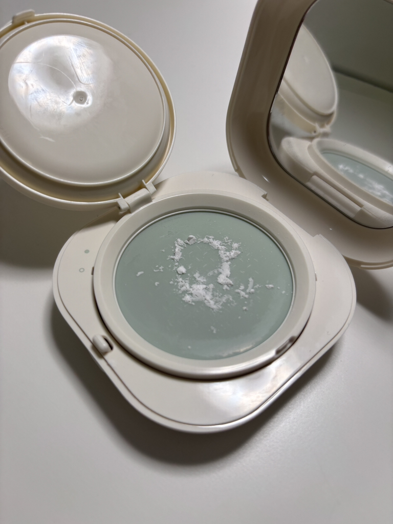 新生必需品柔焦散粉的真实用户使用照片